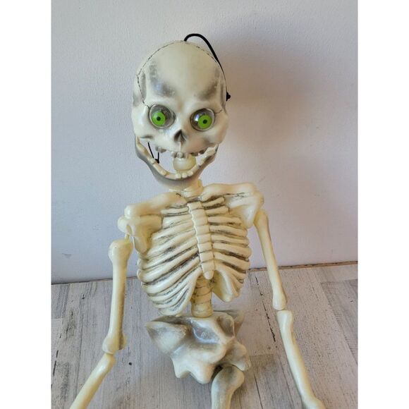 Spearhead 1994 AS IS skeleton hanging Halloween prop decor - Picture 5 of 15